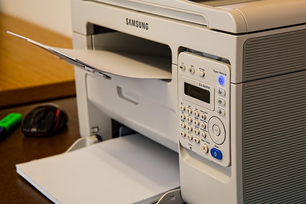 Stampante multifunzione in un ufficio